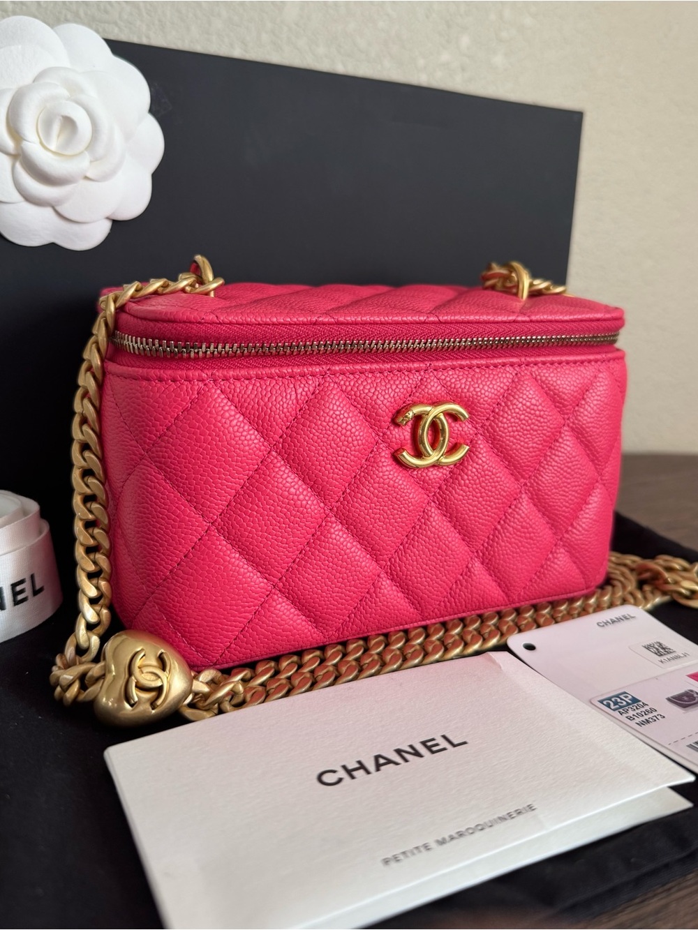 NEW CHANEL Caviar Quilted Leather Heart Crush Vanity Bag - Picture 3 of 8